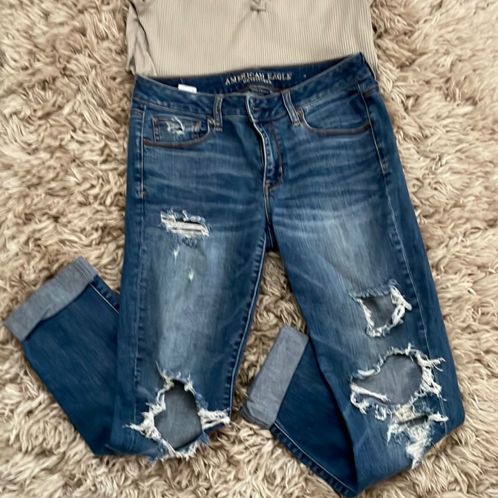 American eagle distressed jeans